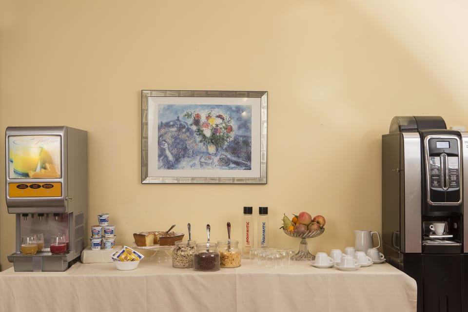 Free daily continental breakfast