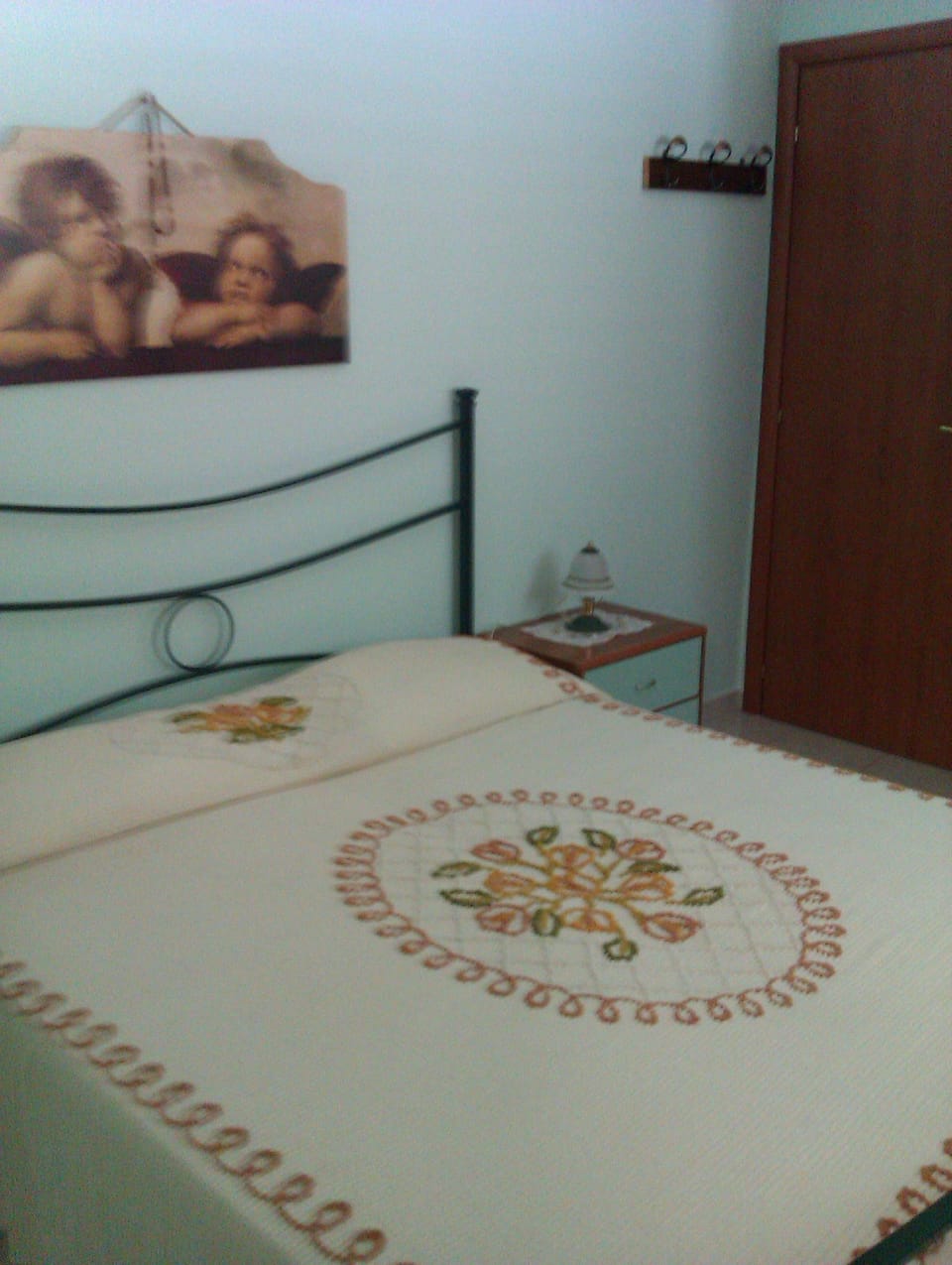 Iron/ironing board, cribs/infant beds, rollaway beds, free WiFi