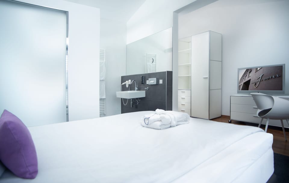 Loft | Soundproofing, iron/ironing board, free WiFi, bed sheets