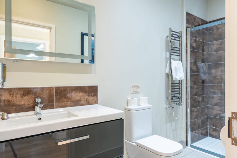 Main shower room 