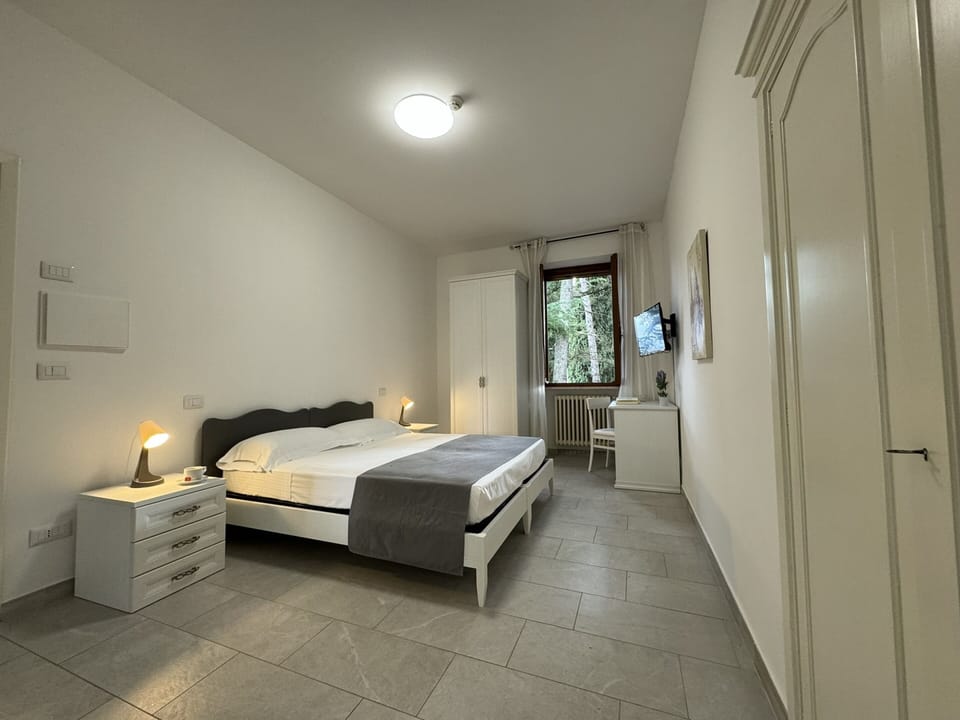 Superior Double Room, Garden View | Desk, free WiFi, bed sheets