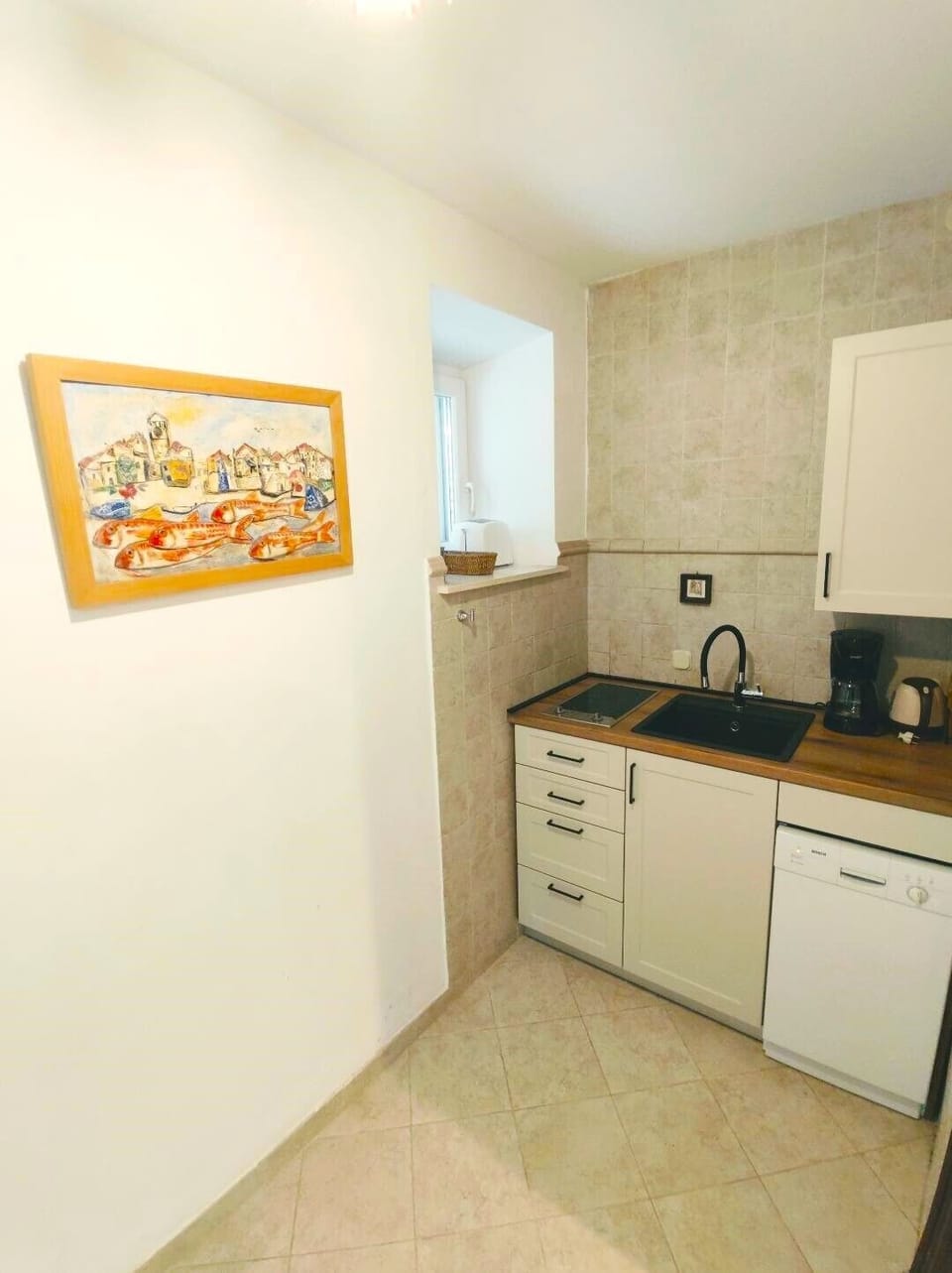 brand new kitchenette