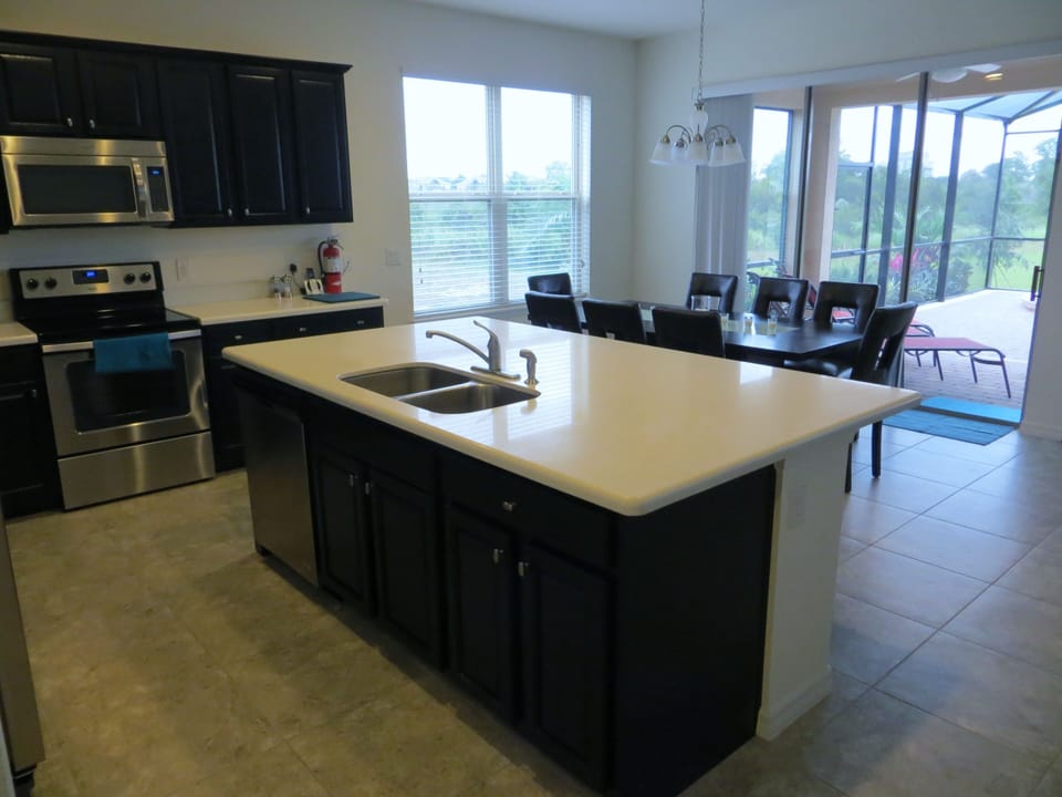 Kitchen and Breakfast areas