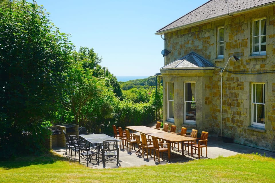 PRIVATE UNHEATED SWIMMING POOL JULY & AUGUST STAYS