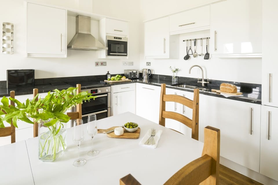 Kitchen at Llawnroc beach house Widemouth Bay