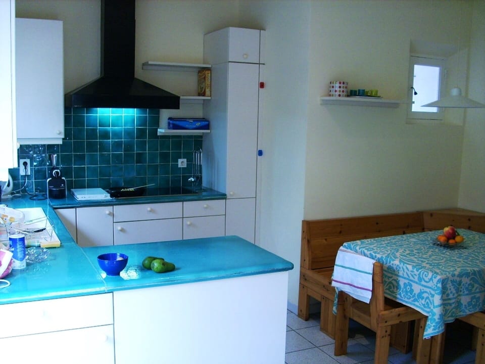kitchen furnished