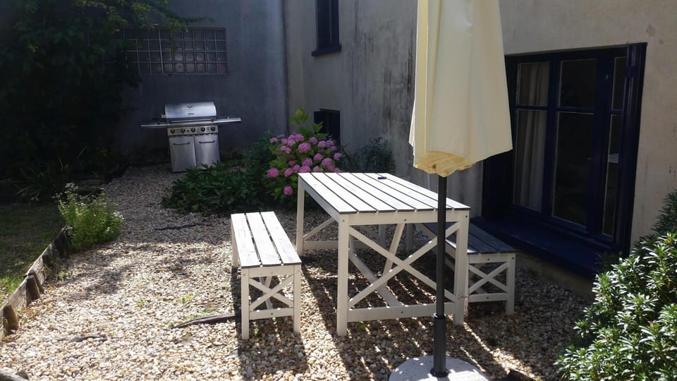 rear garden barbecue area
