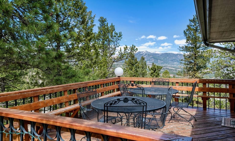 House, 3 Bedrooms | Balcony