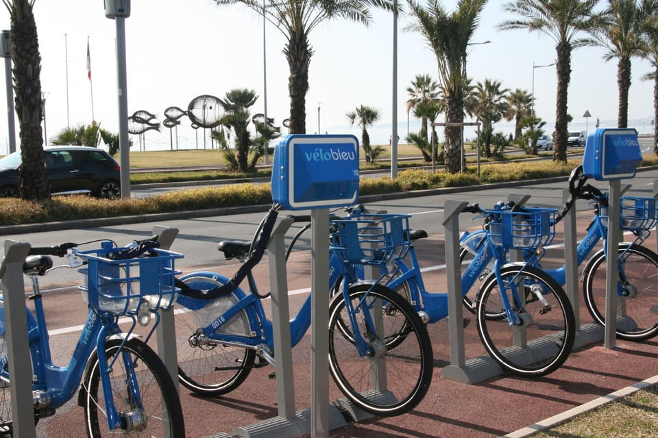 Velo Bleu, bike rental