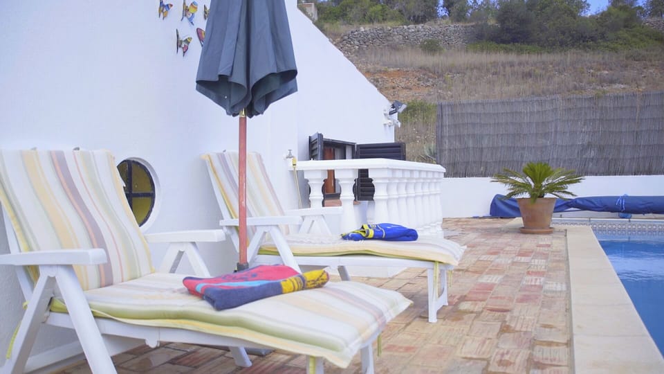 Bag a sun lounger 