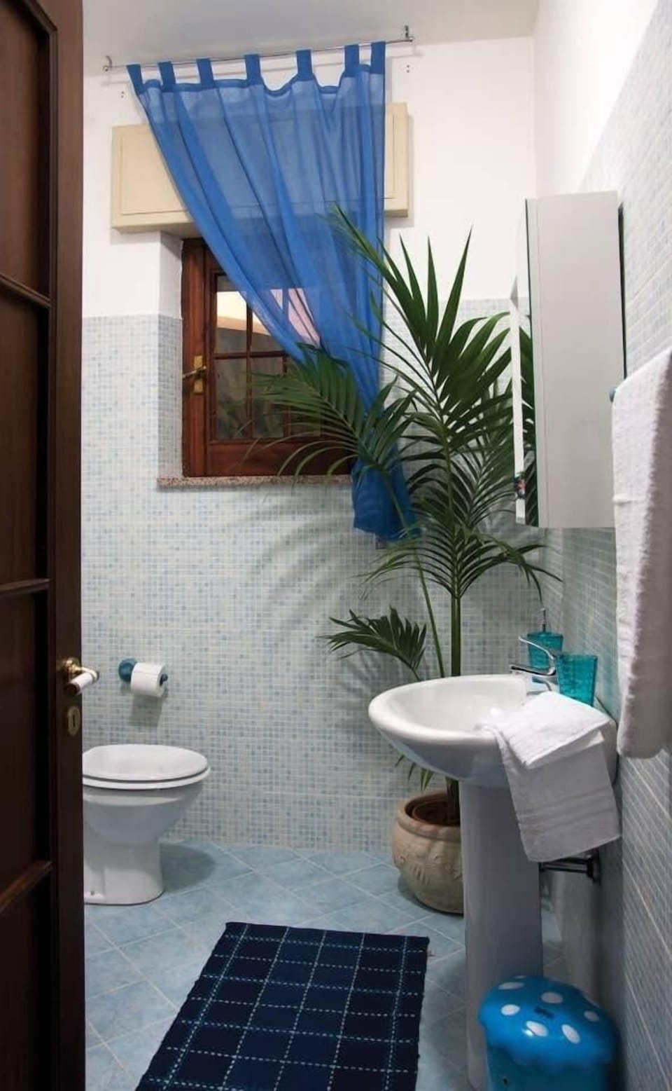 Bathroom with shower - VILLA TRINACRIA - SUNTRIPSICILY COM