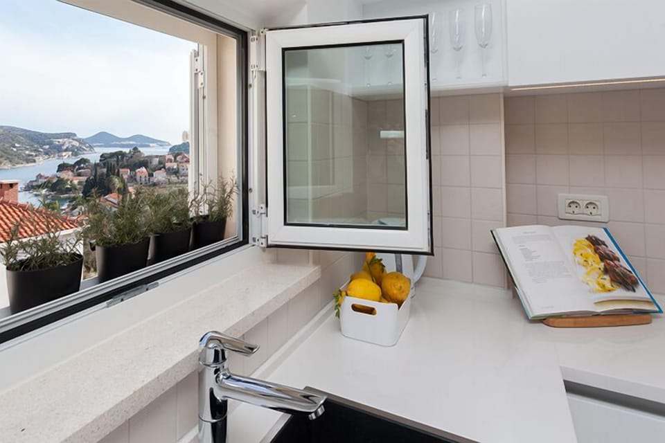 Kitchen with view