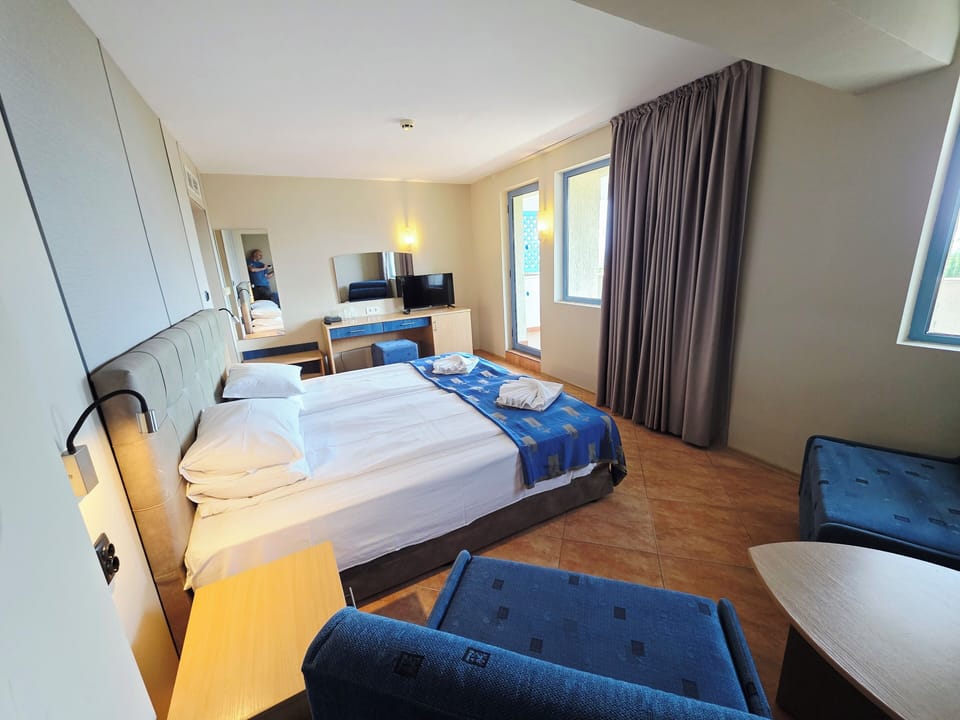 Panoramic Room, 1 Bedroom, Balcony, Sea View | Desk, iron/ironing board, free WiFi, bed sheets