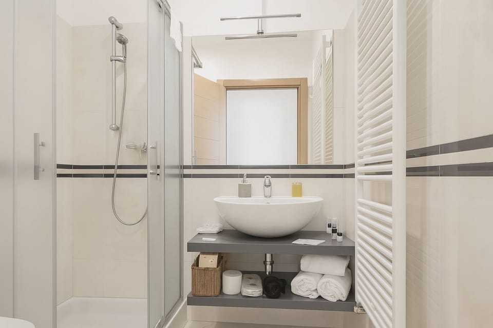 Classic Double Room | Bathroom | Deep soaking tub, rainfall showerhead, free toiletries, hair dryer