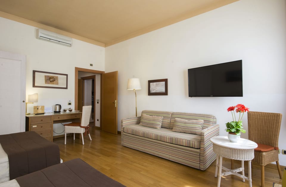 Family Room | Egyptian cotton sheets, premium bedding, down comforters