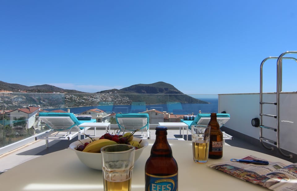 Chilling on the roof terrace with a bottle of ice cold Efes!