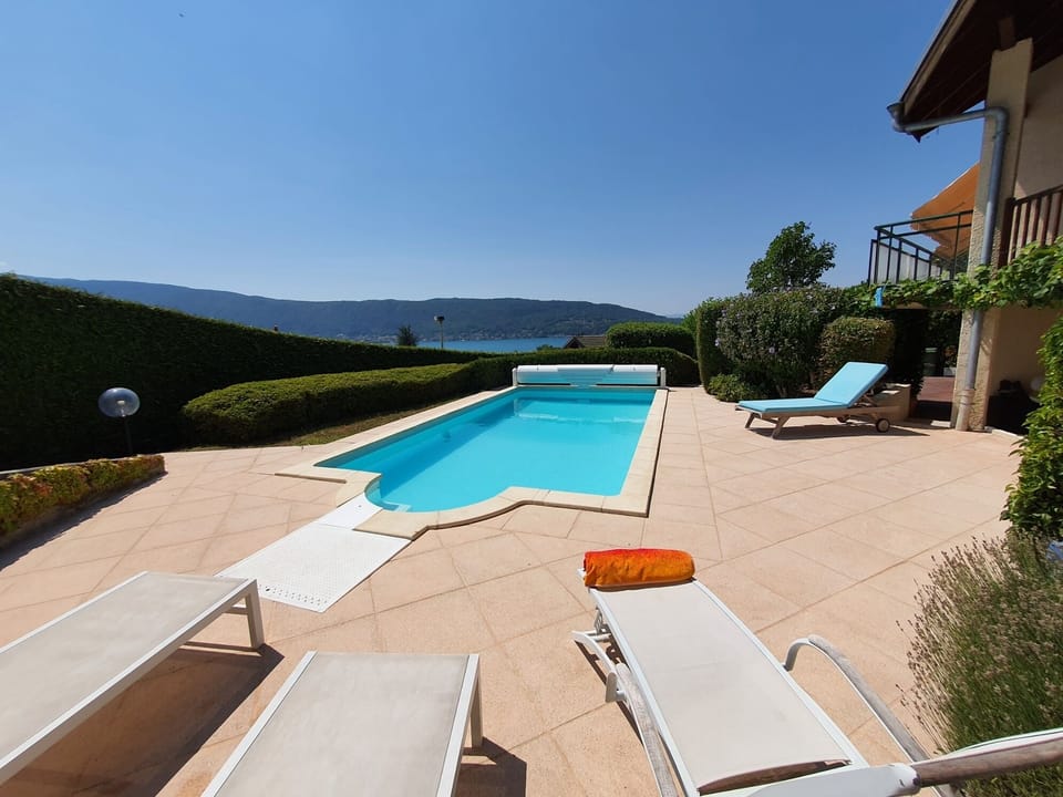 Pool & Lake. 7.0m x 3.5m with electric cover