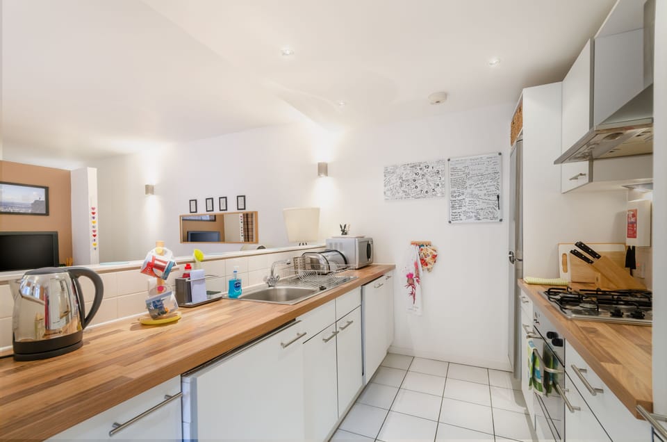 Well equipped kitchen. 