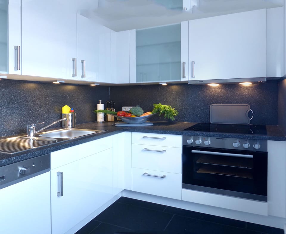 Kitchen, full equipped, dishwasher,microwave,waterboiler,
coffeemashine,