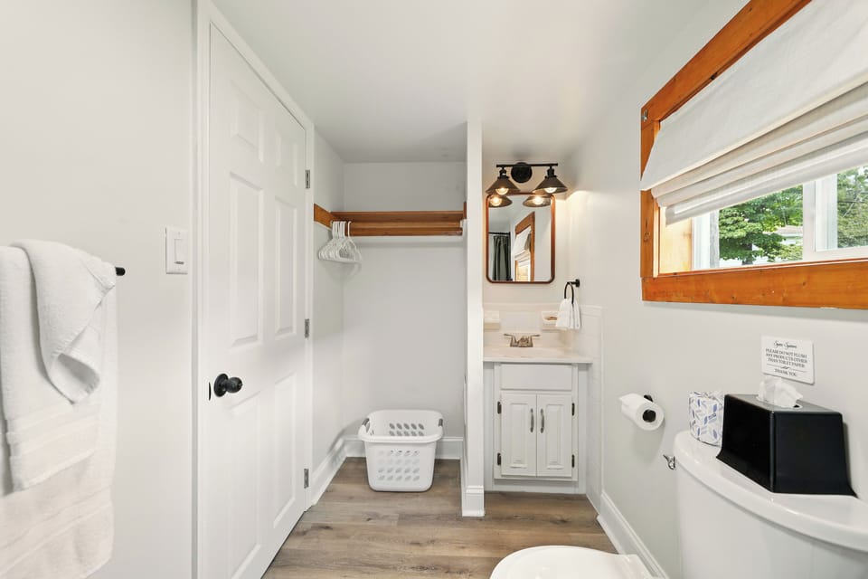 Basic Room, Multiple Beds, Non Smoking | Bathroom | Hair dryer, towels, soap, shampoo