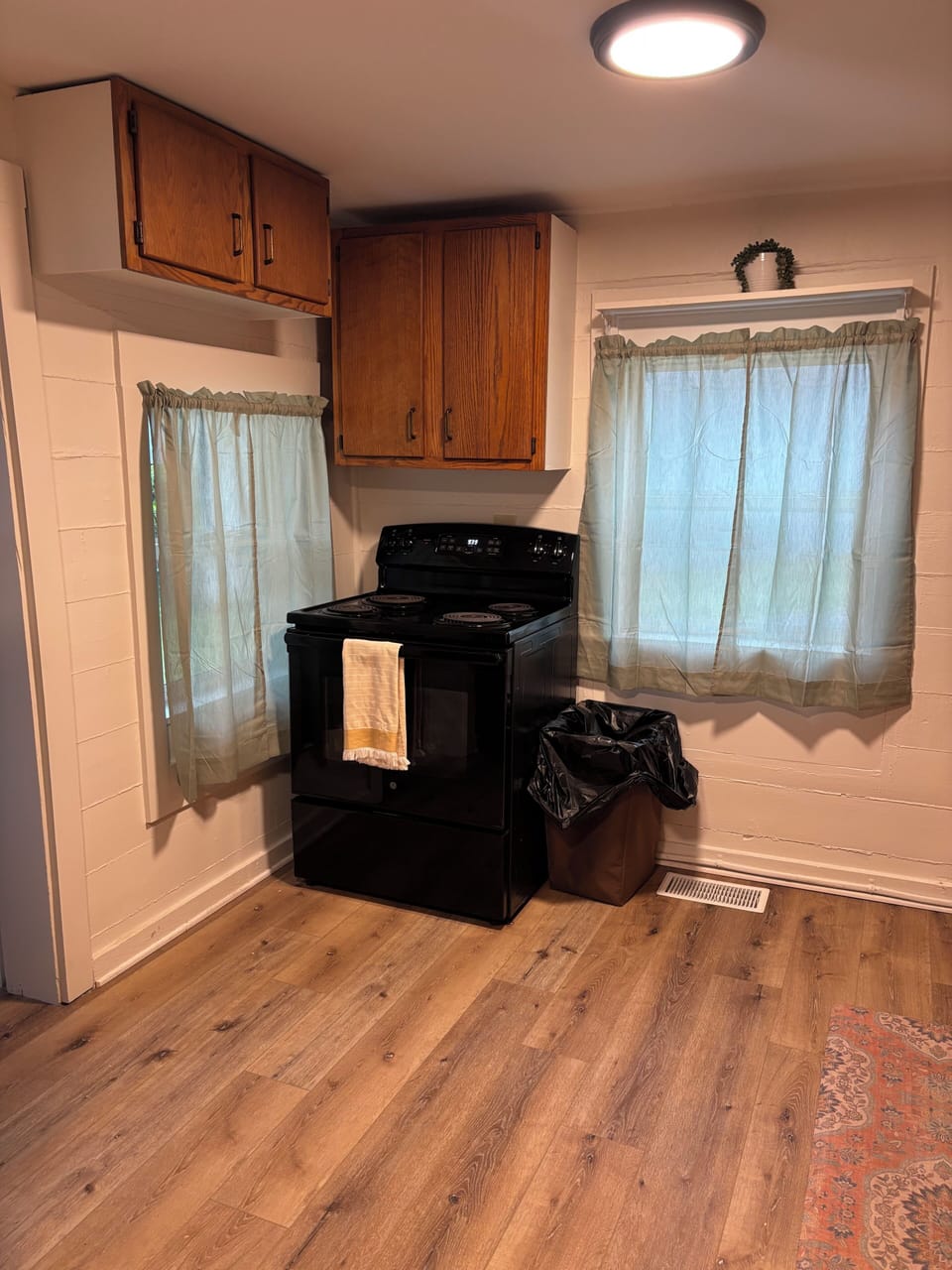 Cottage, Mountain View | Private kitchen | Coffee/tea maker, fridge, microwave, freezer
