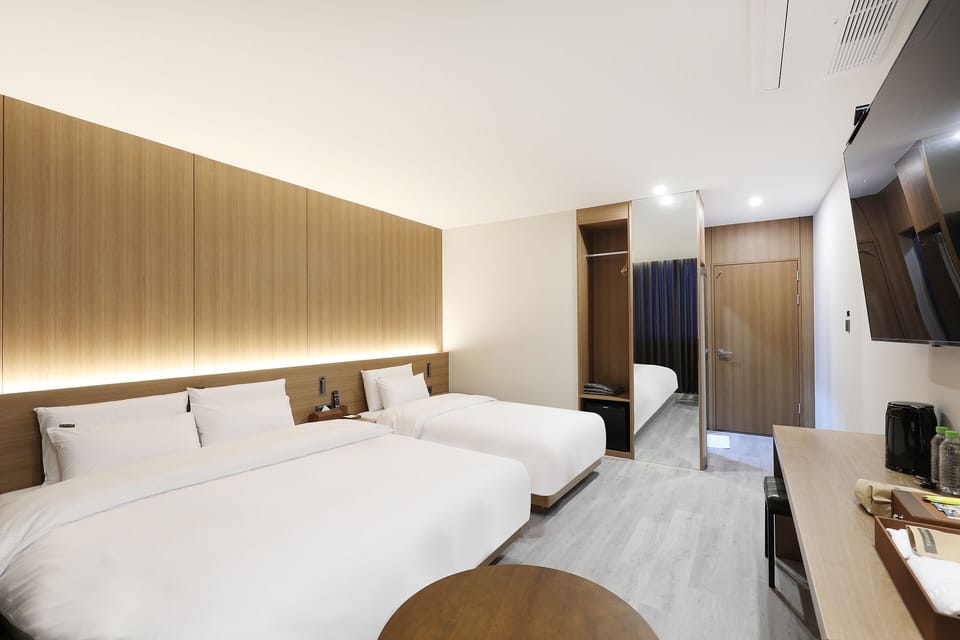 Premium Twin Room, Multiple Beds, Non Smoking | Desk, laptop workspace, blackout drapes, WiFi (free)