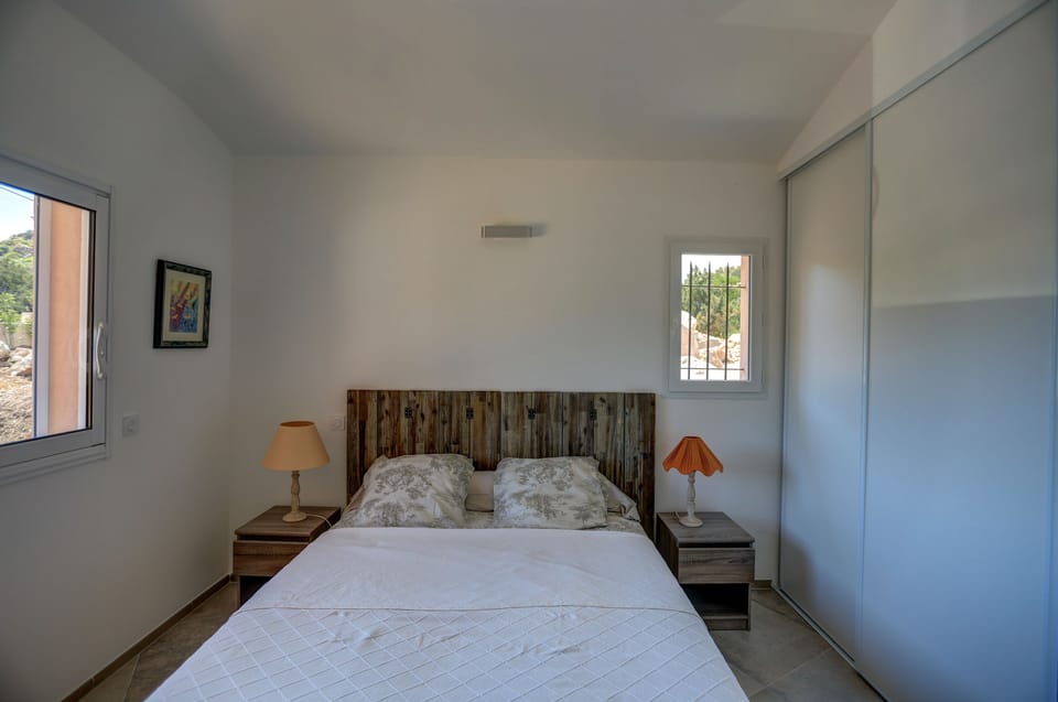 Bedroom 3 - Ground floor
2 single beds 90 with top mattress