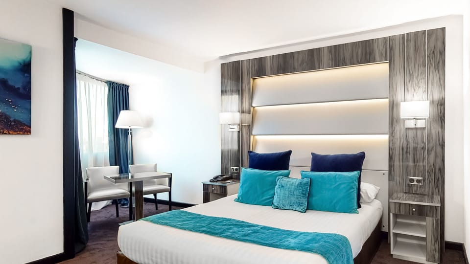 Prestige Room | Premium bedding, in-room safe, desk, laptop workspace