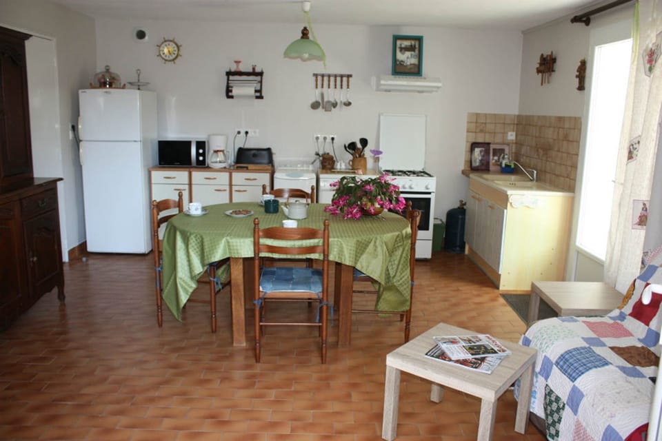 Entrée cuisine par la terrasse