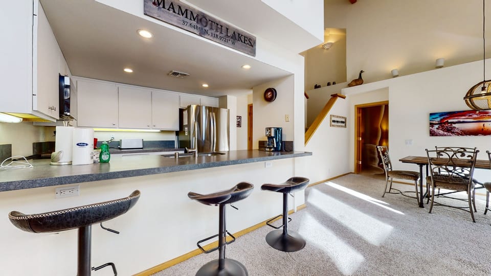 Condo, 2 Bedrooms | Interior