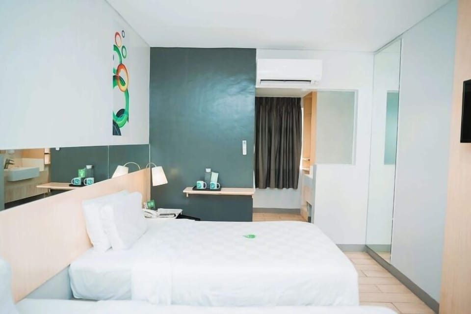 Standard Twin Room | In-room safe, iron/ironing board, free WiFi, bed sheets