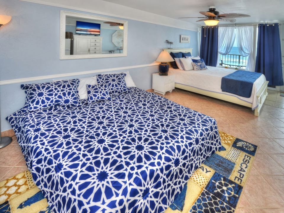 Extra space with the Queen Sleeper Sofa.