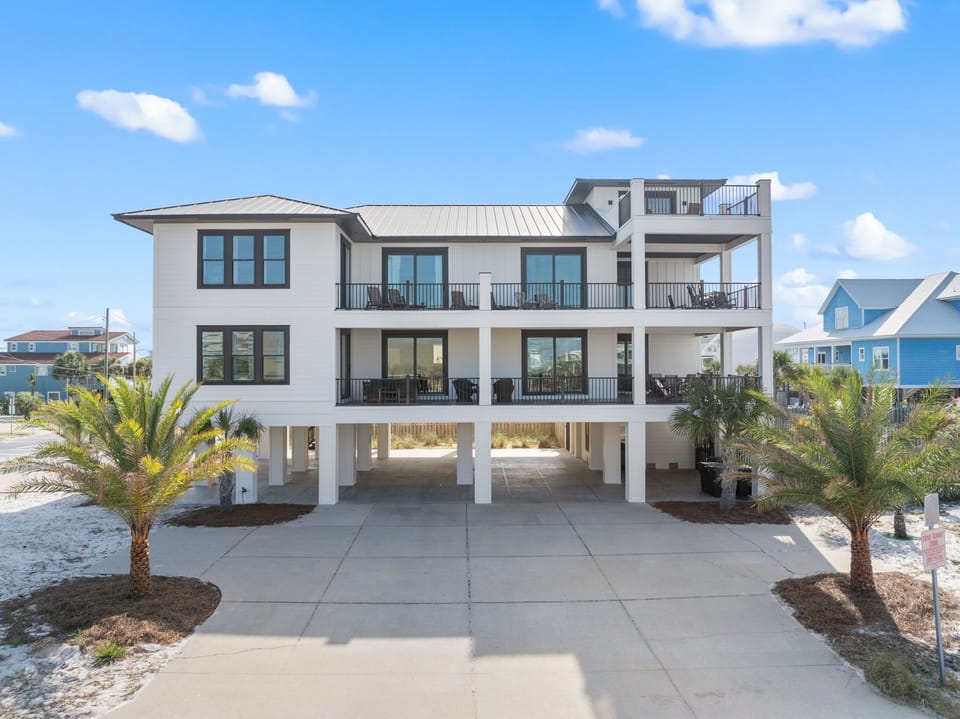 Sealation! Stunning beach house