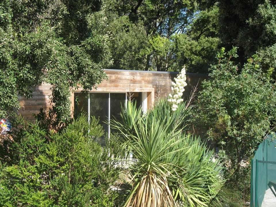 Pool house with game room of 65 m²
