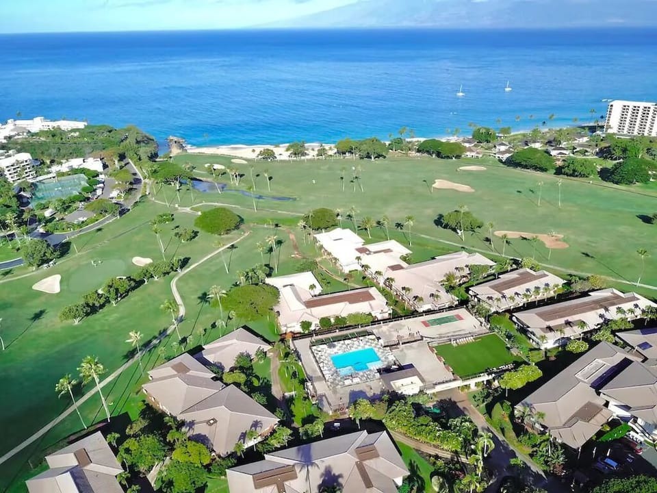 Arial view of Maui Eldorado grounds