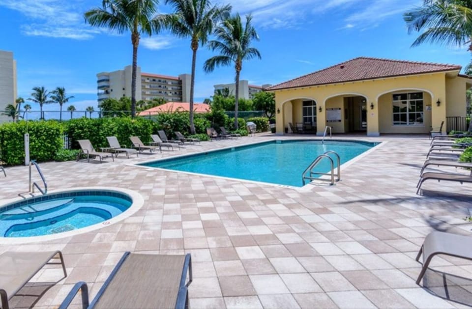 Clubhouse, Gym, pool area with hot tub!