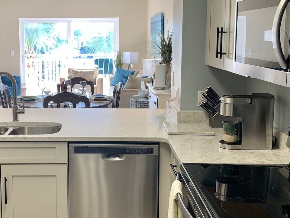 Completely renovated kitchen. Our quartz countertops literally sparkle!