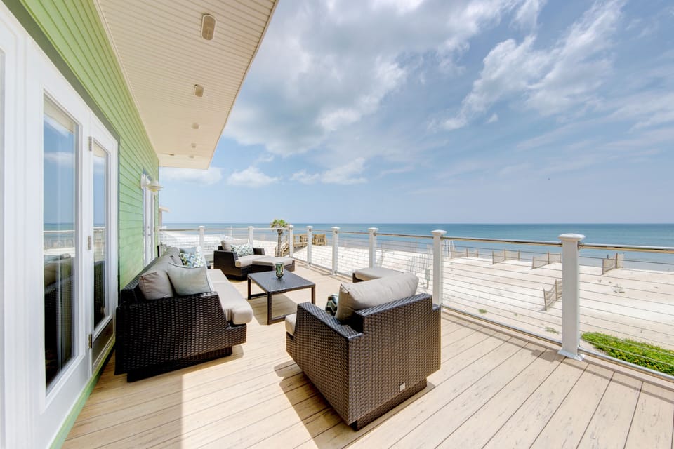 Huge 800 sf deck is perfect for dolphin watching  & star-gazing.