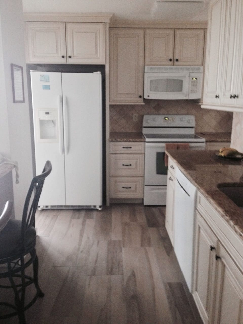 L shaped kitchen with a second deck 