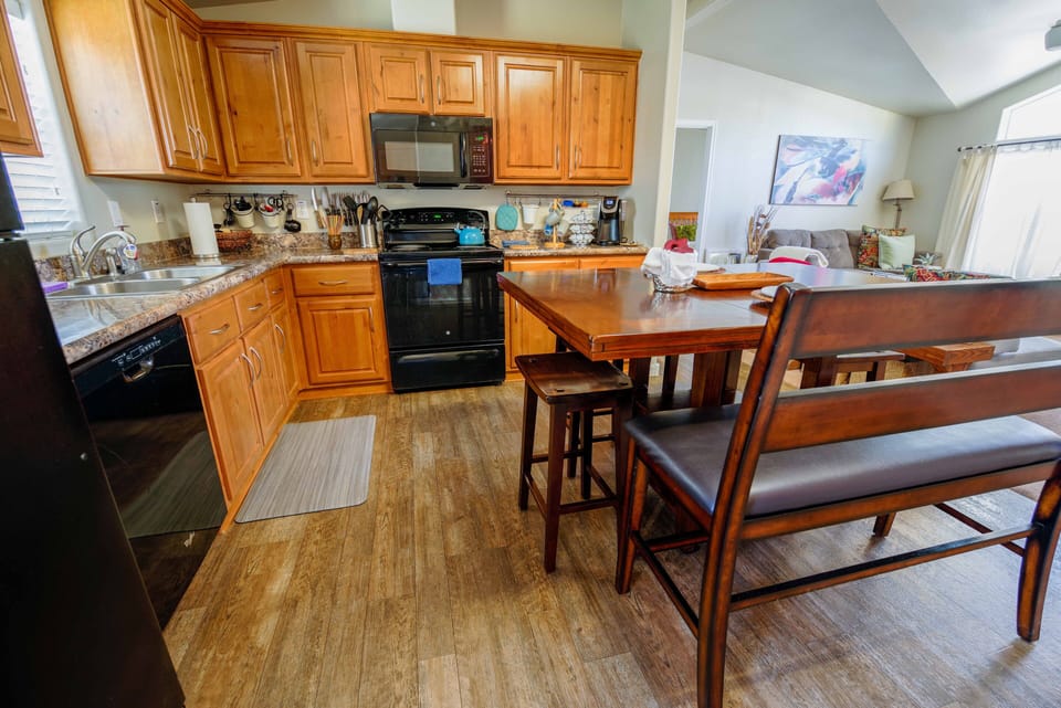 Cooking utensils, microwave and oven for you to prepare homemade meals.