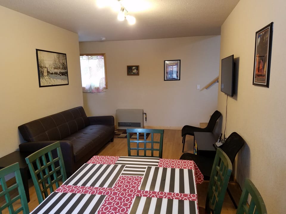 Dining/living room