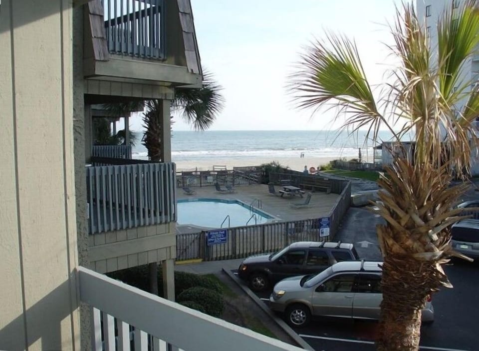 Great Balcony view! Just steps away from the beach and Ocean Annie's. 