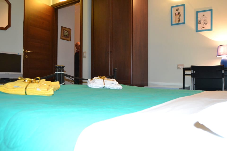 Classic Double Room, Mountain View | Down comforters, free cribs/infant beds, rollaway beds, free WiFi
