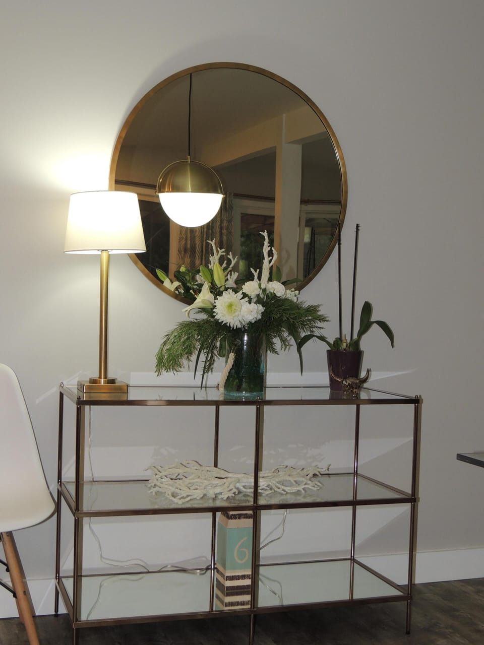Dining area console and mirror