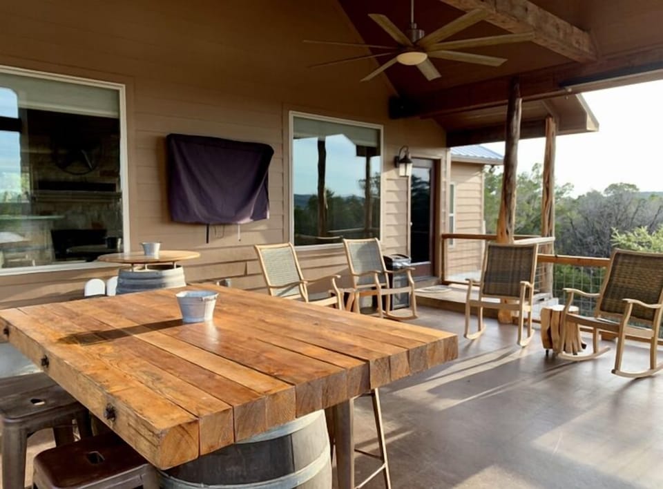 Outdoor TV & Living
