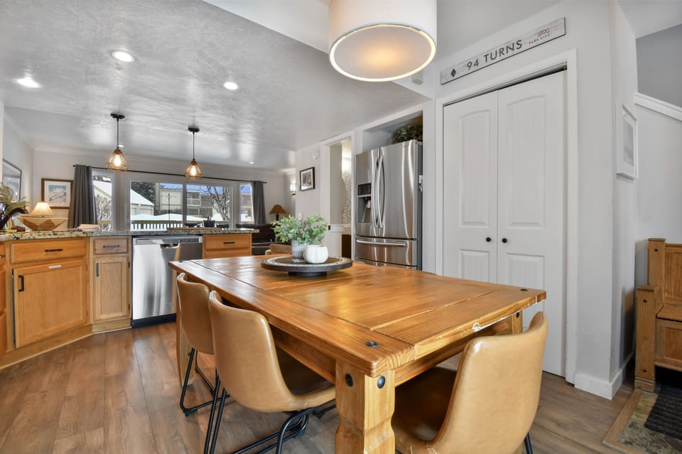 Open concept Kitchen, seating for six at the table