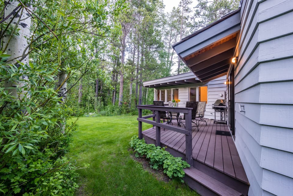 Private back deck