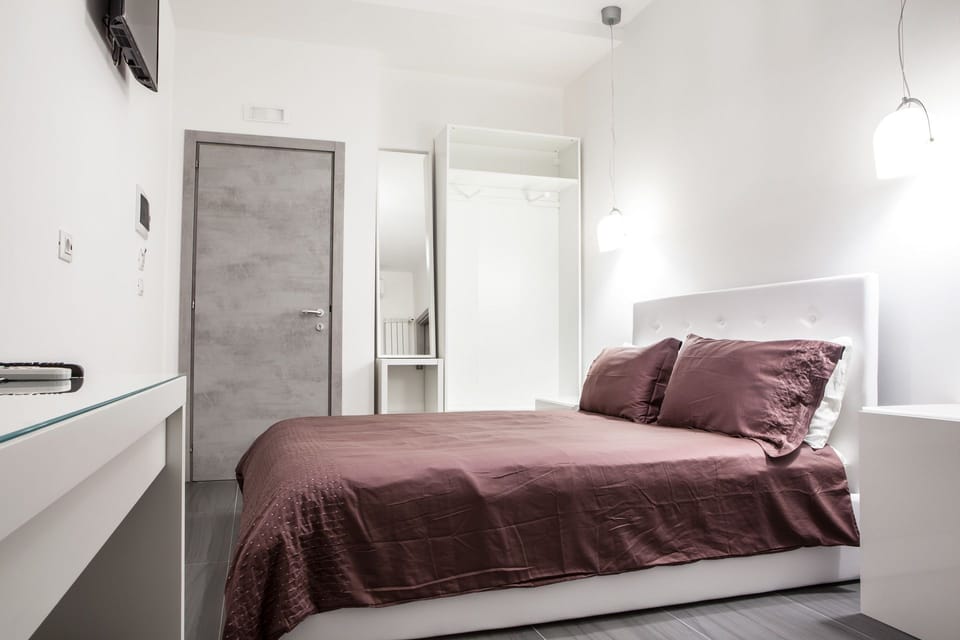 Egyptian cotton sheets, premium bedding, down comforters