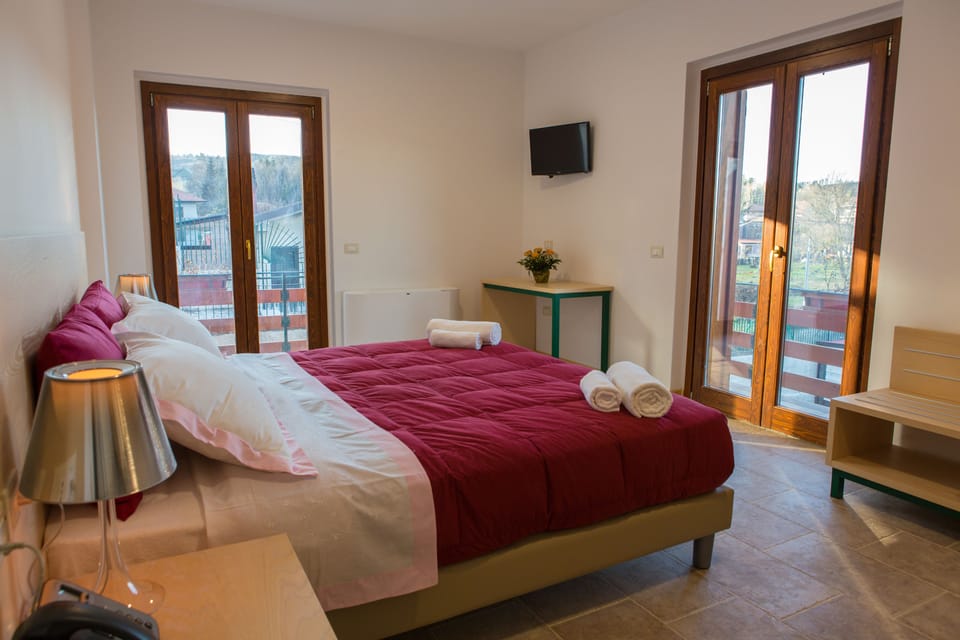 Double or Twin Room, 1 Queen Bed, Non Smoking | Minibar, desk, soundproofing, free WiFi