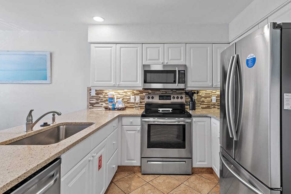 Plenty of space for cooking for your family and all stainless appliances